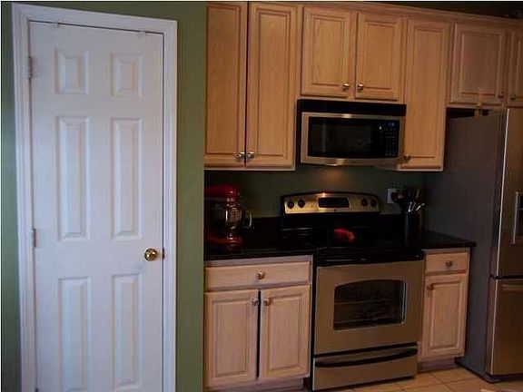 3rd image of 2608 Shallow Creek Ave