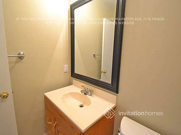 2432 El Rocco Way — Photo 4