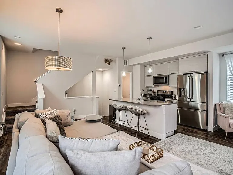 5560 W 10th Pl — Photo 3