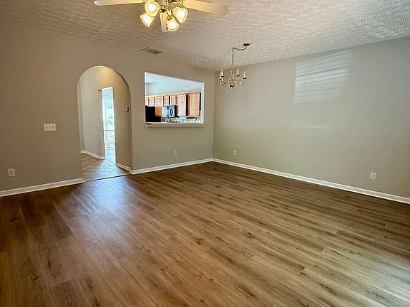 5th image of 69 Pearl Chambers Dr