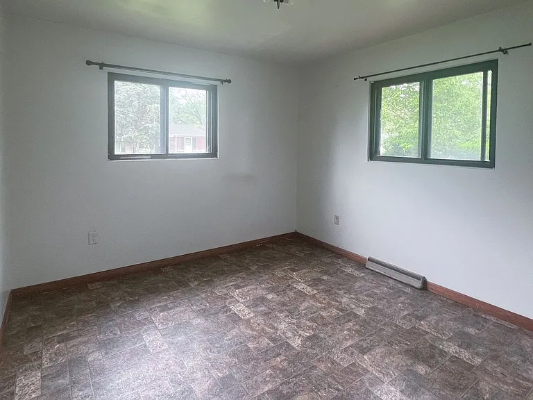 2634 N Salisbury St — Photo 8