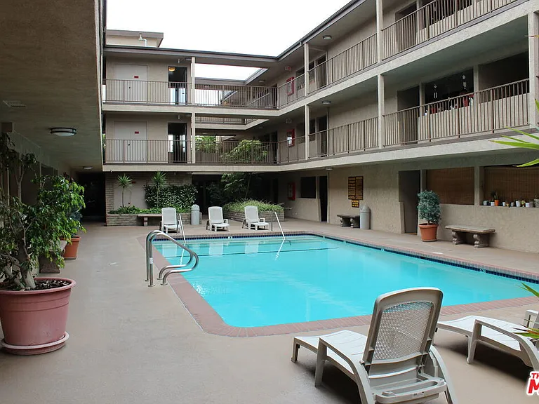 2501 W Redondo Beach Blvd #335 — Photo 11