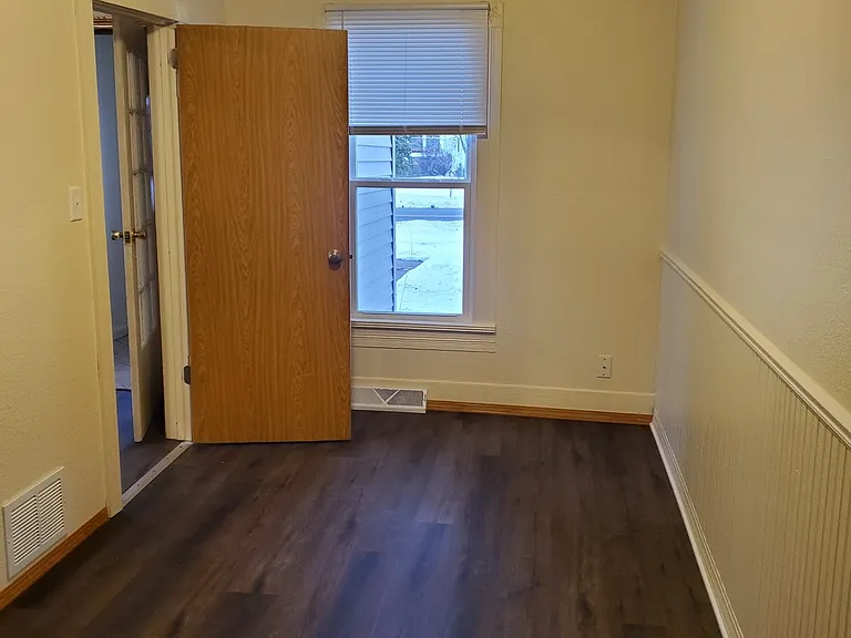 2033 Michigan Ave — Photo 11