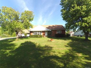 8789 Chestnut Ridge Rd, Gasport, NY 14067