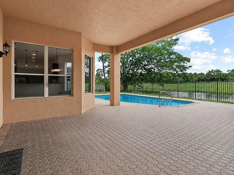 1831 Waldorf Dr — Photo 8