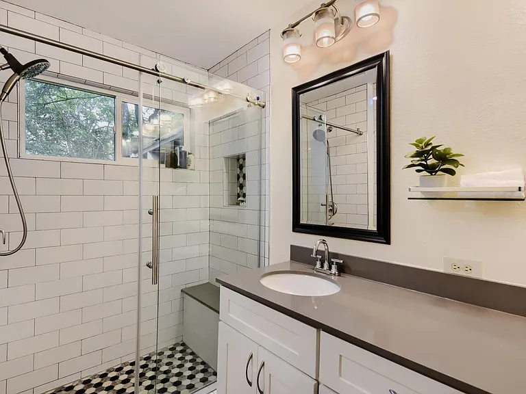 8804 United Kingdom Dr — Photo 18