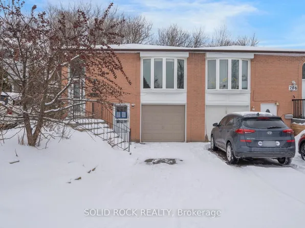 708 Jackson Ct, Newmarket, ON L3Y 5A6