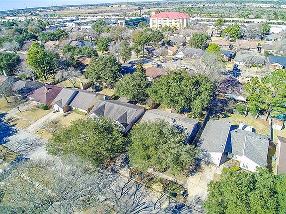 3rd image of 22330 Elsinore Dr