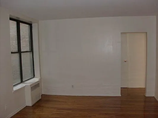 Rented by Washington Realty Corp. | media 4