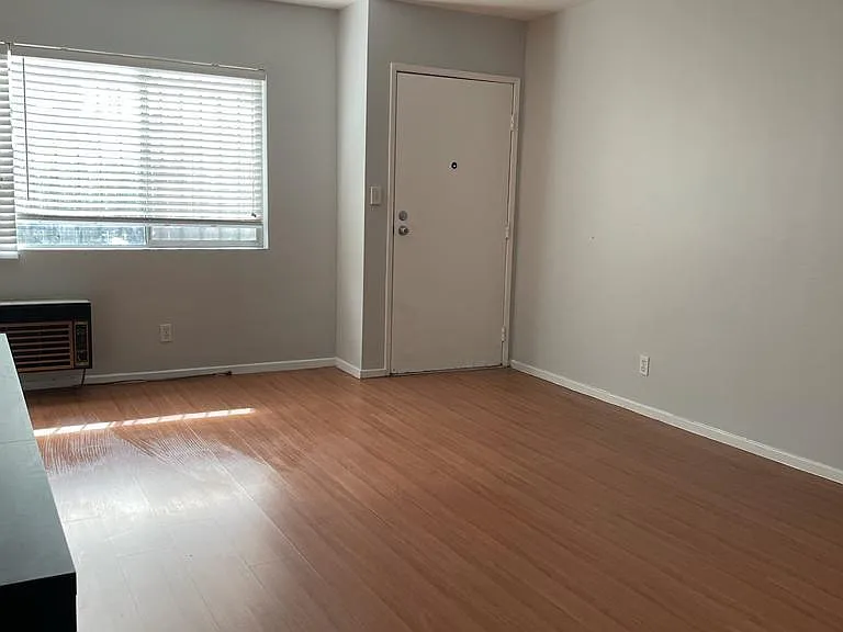 117 S Hoover St #1 — Photo 8