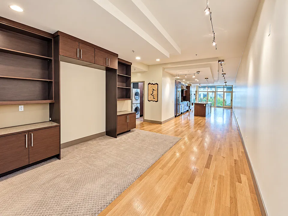 609 E Sherman Ave #201