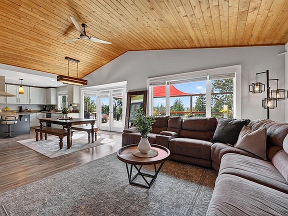 2nd image of 64911 Glacier View Dr