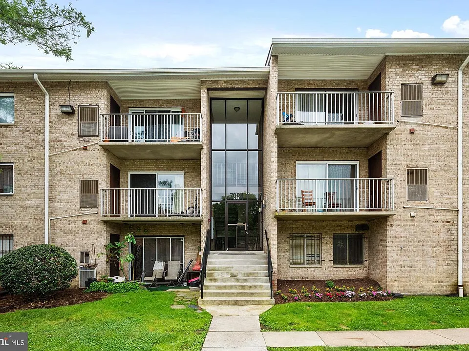 7984 Audubon Ave #203