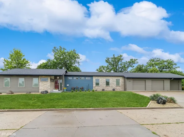 2100 Olive Ave, Des Moines, IA 50312