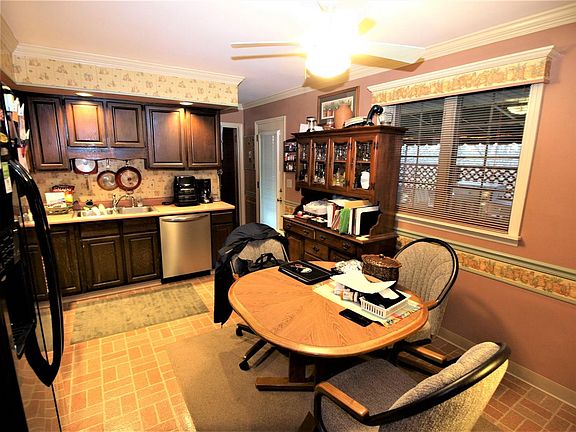 4th image of 3790 Benhill Dr