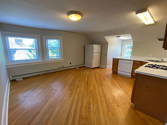 3rd image of 44-46 Gates Ave Unit 4