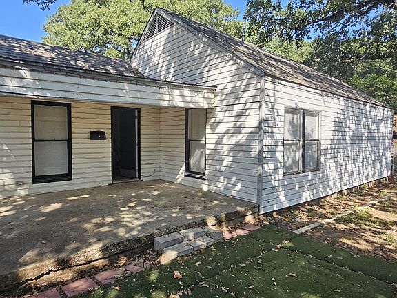 3rd image of 1116 Oak Knoll Dr