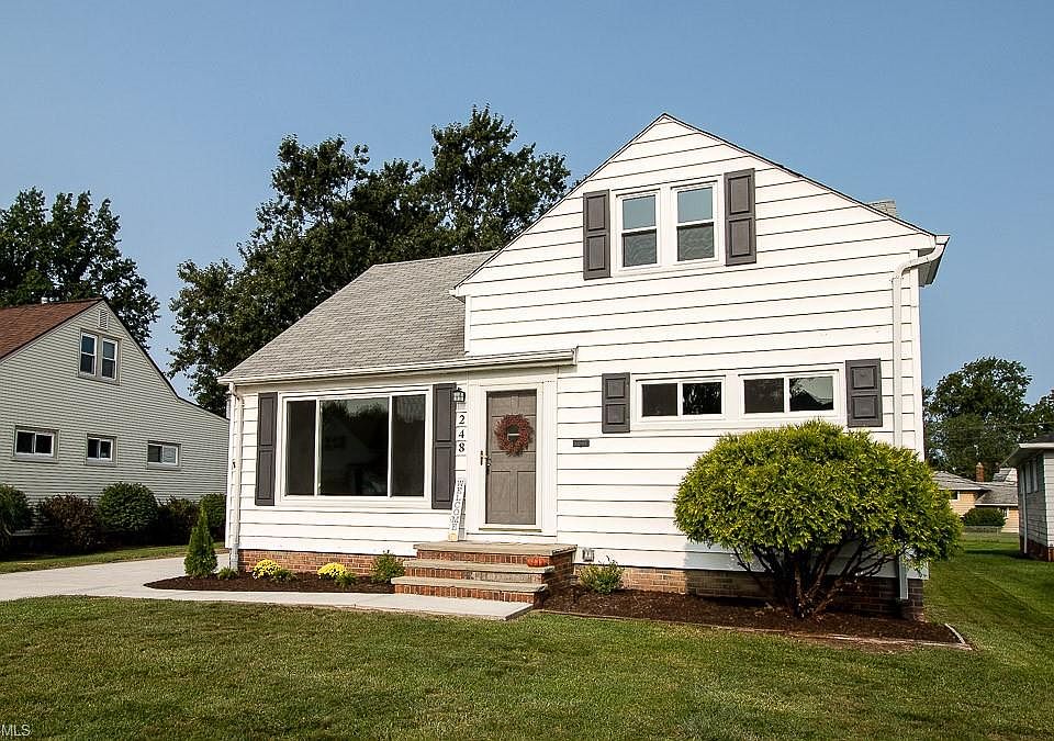 1st image of 248 Woodmere Dr