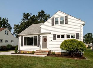 248 Woodmere Dr, Willowick, OH 44095
