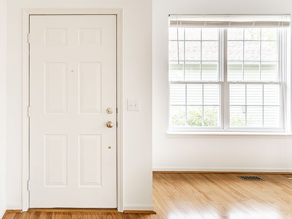 5th image of 1041 Lincoln Park East Dr
