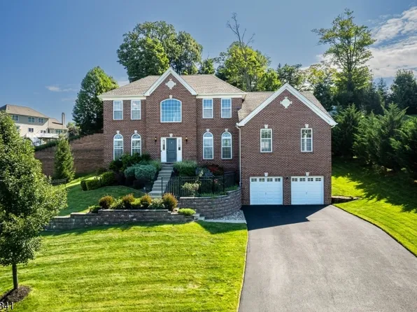 5 Pfrommer Ave, Budd Lake, NJ 07828