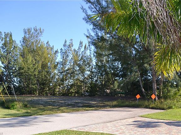 3rd image of 2841 SW 17th Pl