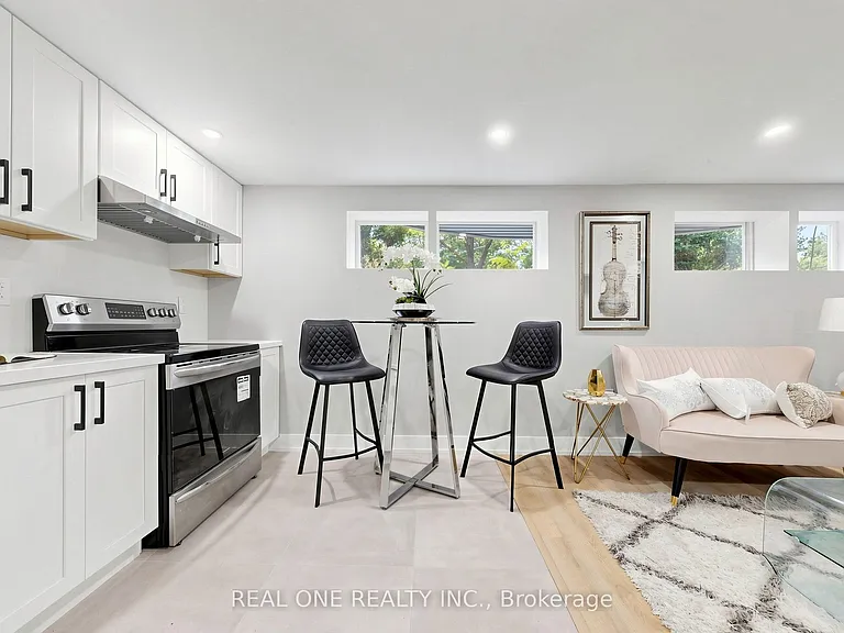 49 Bayview Pkwy #BASEMENT — Photo 8