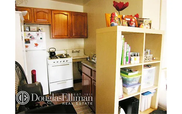 Rented by Douglas Elliman | media 24