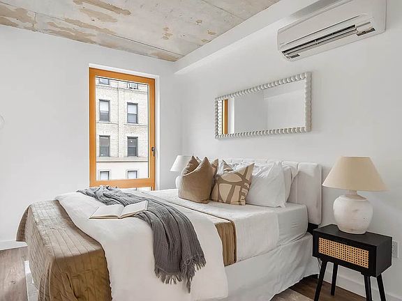 4th image of 540 Graham Ave #305