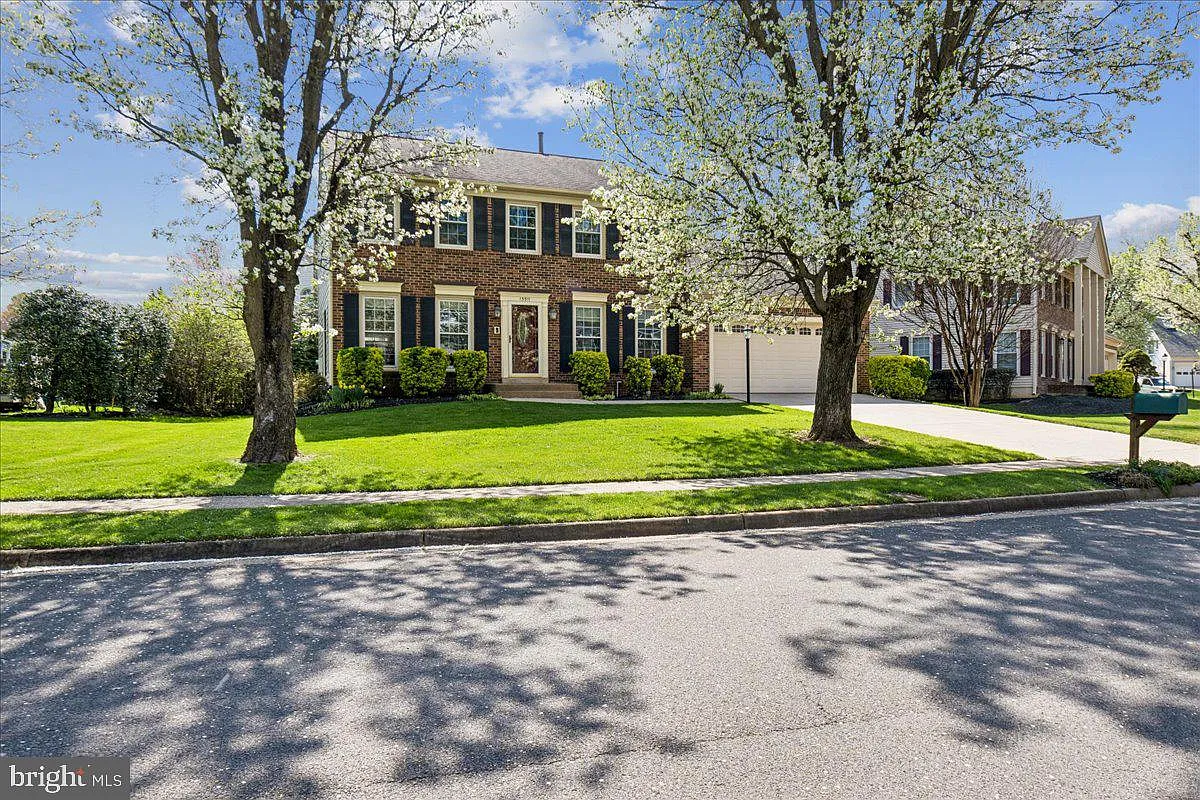5 bed, 3.5 bath, 3354 sqft, $4,000 — Photo 3