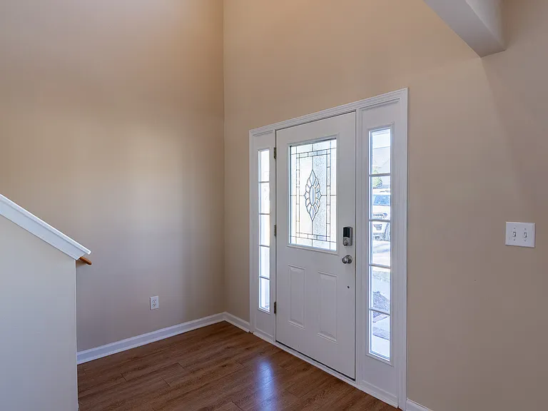 700 Keyes Dr — Photo 4