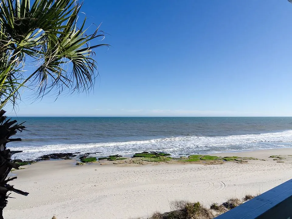 2102B Surfrider Ct
