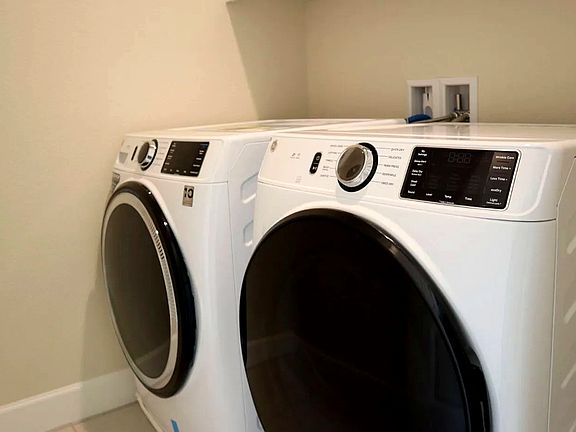 3rd image of 73 Aventura Cmn
