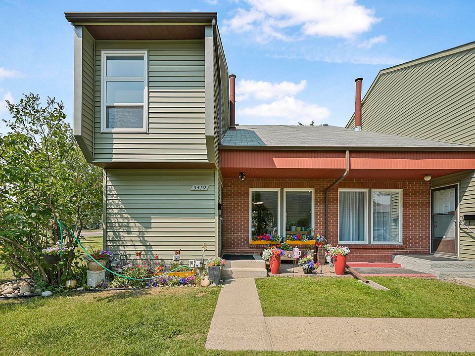 1st image of 5419 Hill View Cres NW