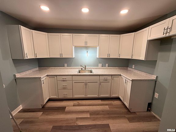 4th image of 2716 S Walnut St