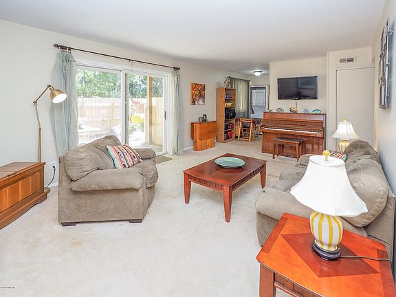 720 Garland Circle, F-103