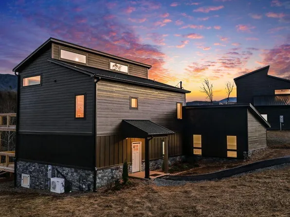 650 Ridge Top Loop, Gatlinburg, TN 37738