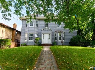 35 E Pierrepont Ave, Rutherford, NJ 07070