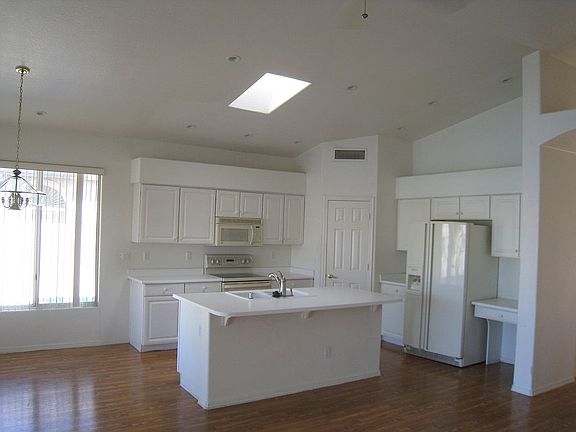 5th image of 20388 N 52nd Ave