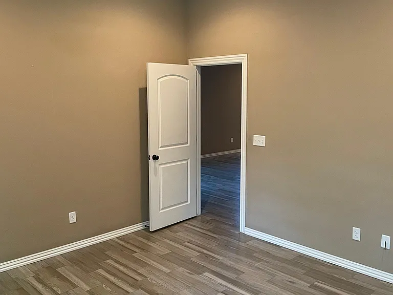 3995 Orleans Ave — Photo 6