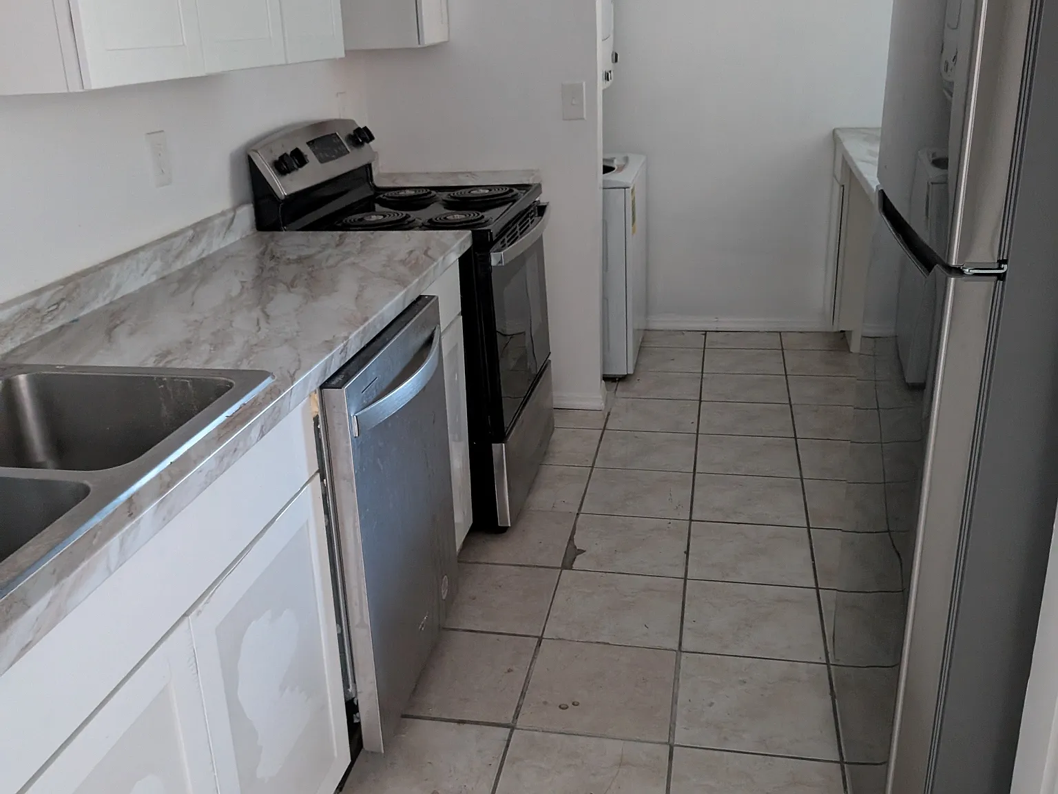 1 bed, 750 sqft, $1,300 — Photo 2