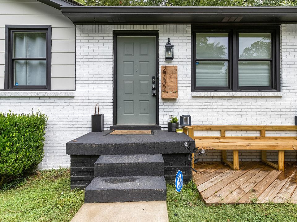1st image of 2732 Turner Ln