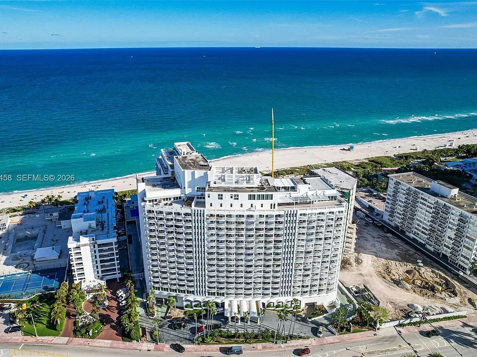 5401 Collins Ave #919
