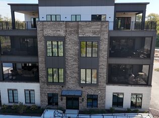 716 Pawnee Rd #200, Carmel, IN 46032