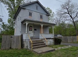 26 North St, Windsor Locks, CT 06096