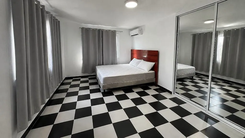 2 bed, 1.0 bath, 1000 sqft, $1,600 — Photo 3