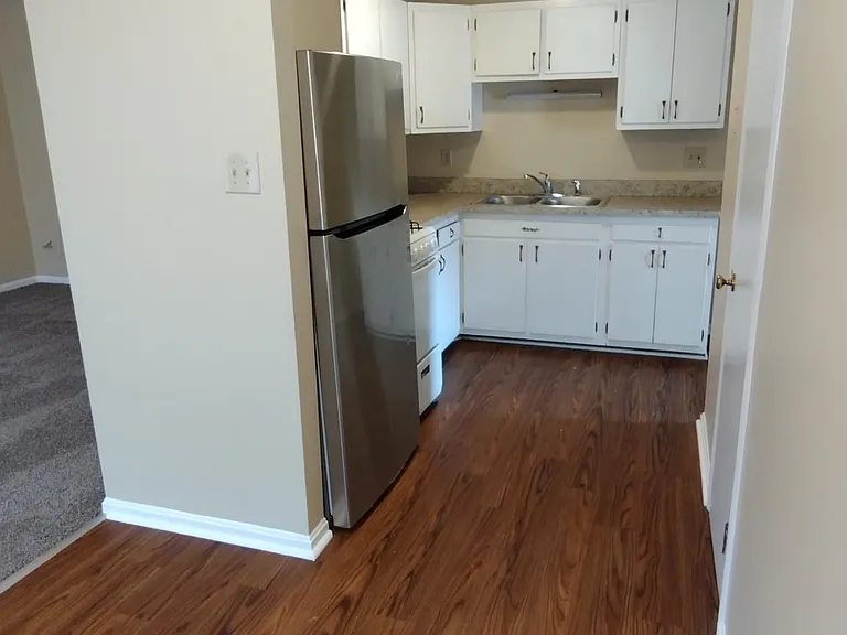 2163 Cypress Dr #F — Photo 3