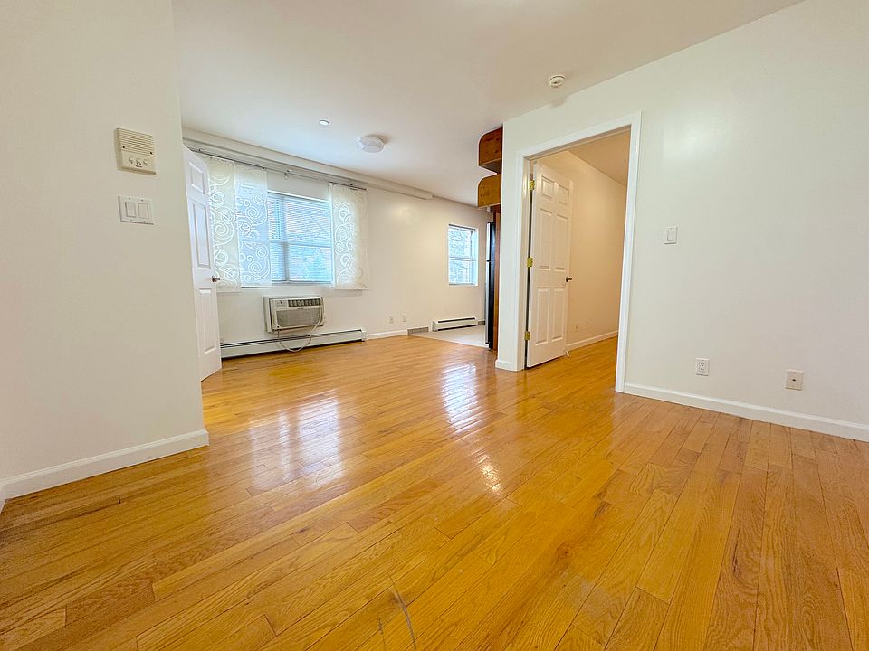 2nd image of 50-29 Celtic Ave #1R