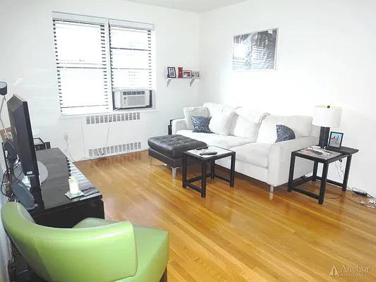 Rented by Anchor Associates | media 13
