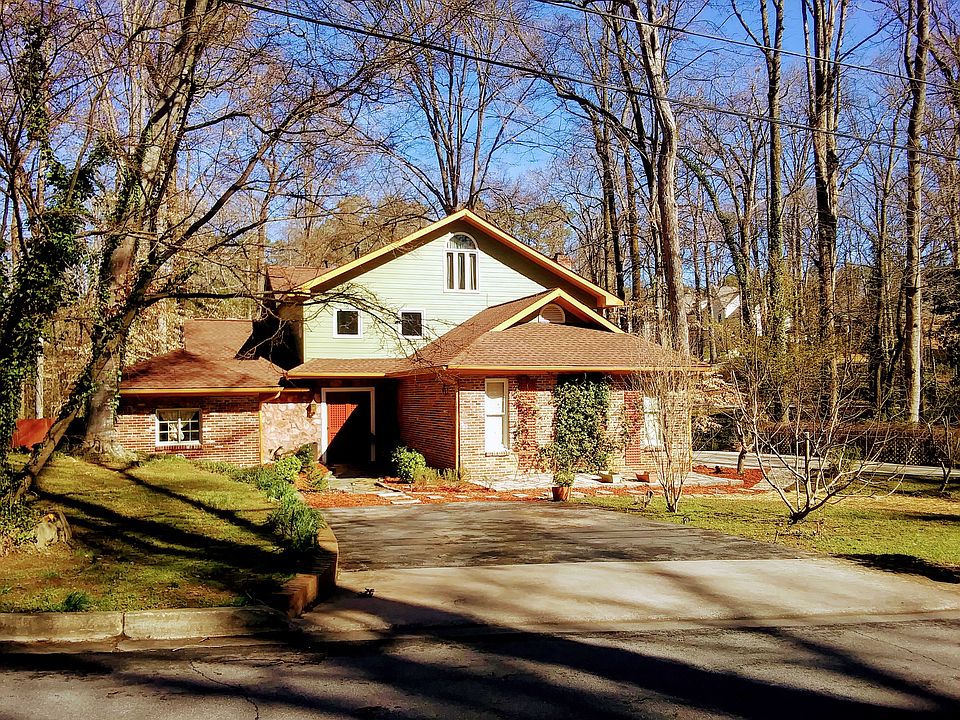1st image of 1373 Forest Dr SE